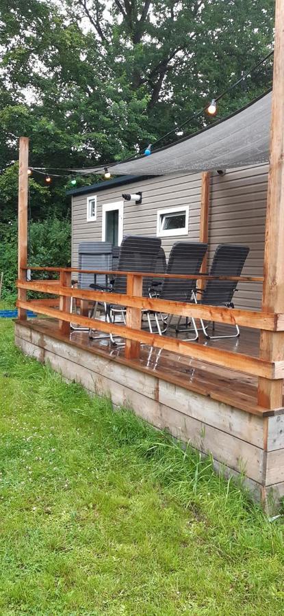 Chalet 2 Landgoedcamping Nienoord In Leek Экстерьер фото